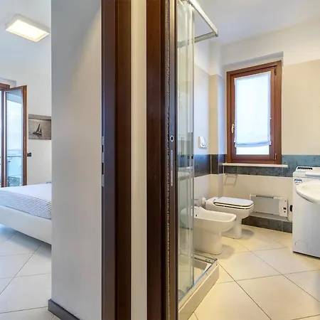 Casa Daneluzzi Beachfront With Terrace And Garage