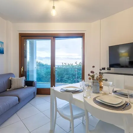 Casa Daneluzzi Beachfront With Terrace And Garage