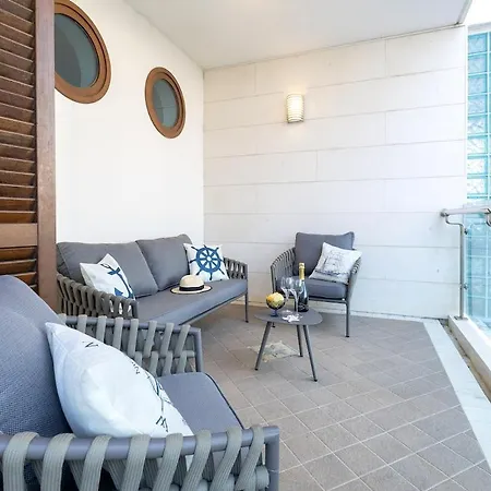 아파트 Casa Daneluzzi Beachfront With Terrace And Garage