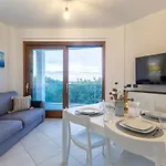 Casa Daneluzzi Beachfront With Terrace And Garage
