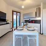 Casa Daneluzzi Beachfront With Terrace And Garage דירה