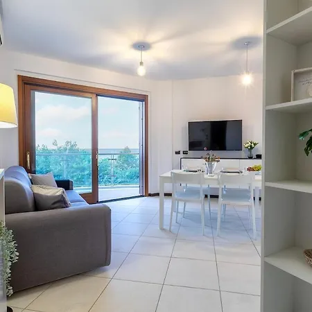Casa Daneluzzi Beachfront With Terrace And Garage דירה