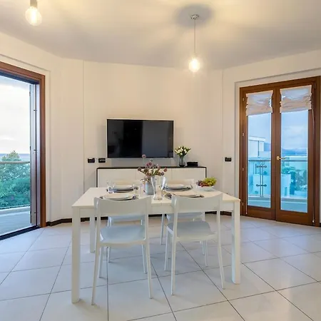 Casa Daneluzzi Beachfront With Terrace And Garage אלגהרו