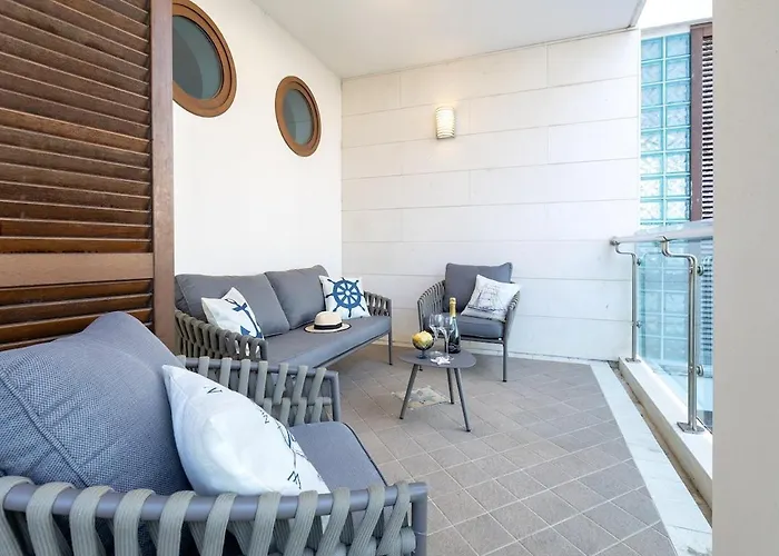 Apartman Casa Daneluzzi Beachfront With Terrace And Garage